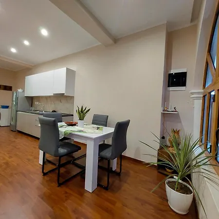 Vila Luzaj Apartment Vlore